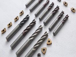 回收含钨钢合金刀具，精加工废旧刀具，钻孔开挖设备废旧刀具